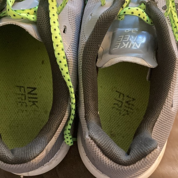 Shoes - Picture 8 of 9